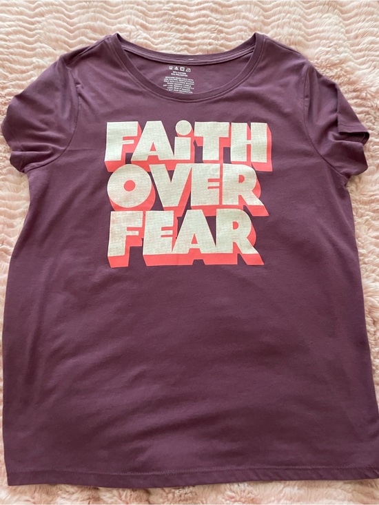 The Unbranded Brand Tops - Faith Over Fear Graphic Short Sleeve Tee - Plum